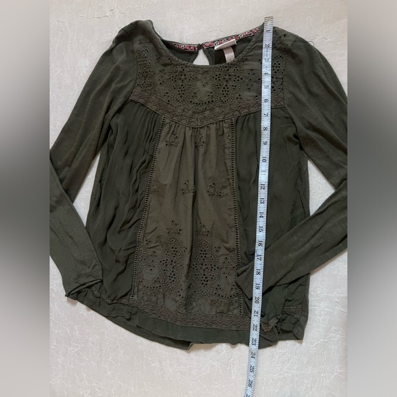 Knox rose green blouse​​​ - Picture 5 of 7